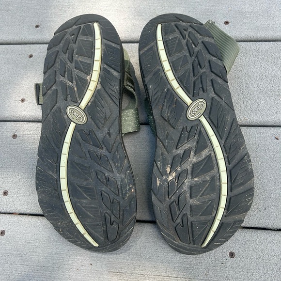Chaco men’s 12 green sandals - Picture 2 of 2